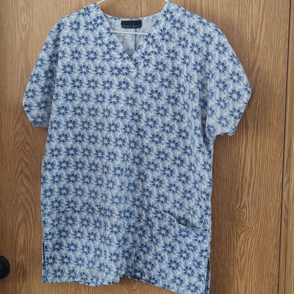 Scrub top